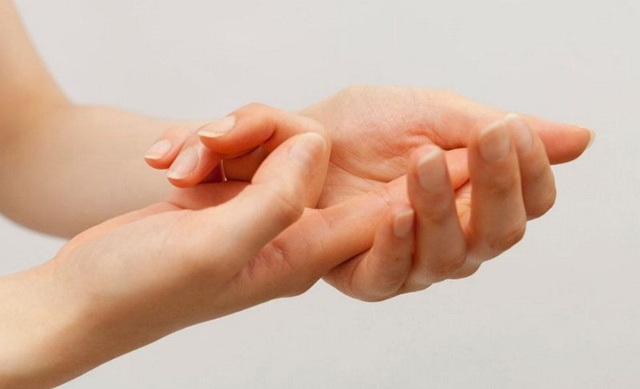 Quan hệ bằng tay đúng cách